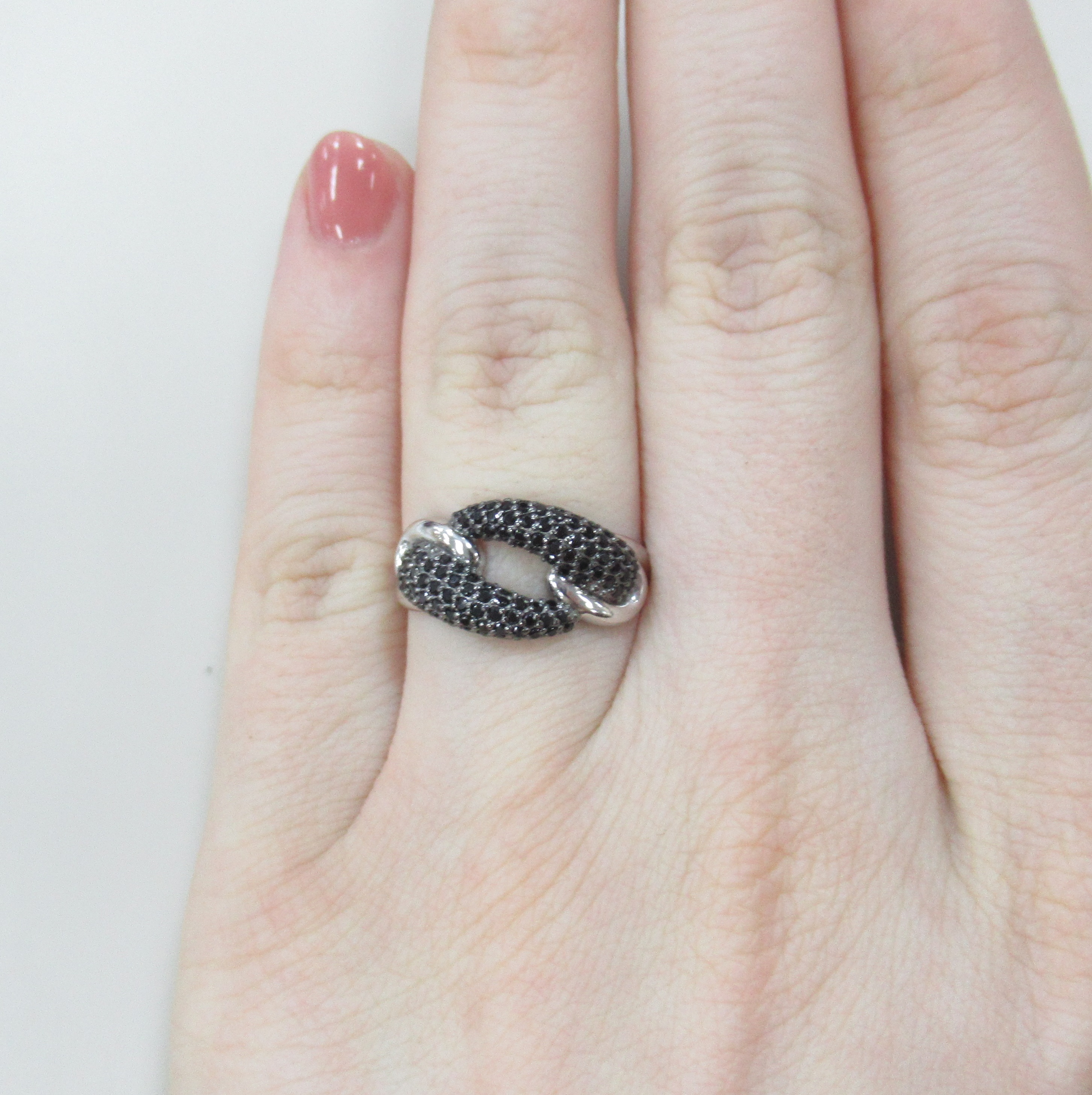 Серебряное кольцо со шпинелью